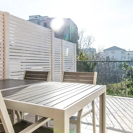 Centro 5 Min Dal Mare - Parcheggio Ac Terrazza Wifi Apartment *
